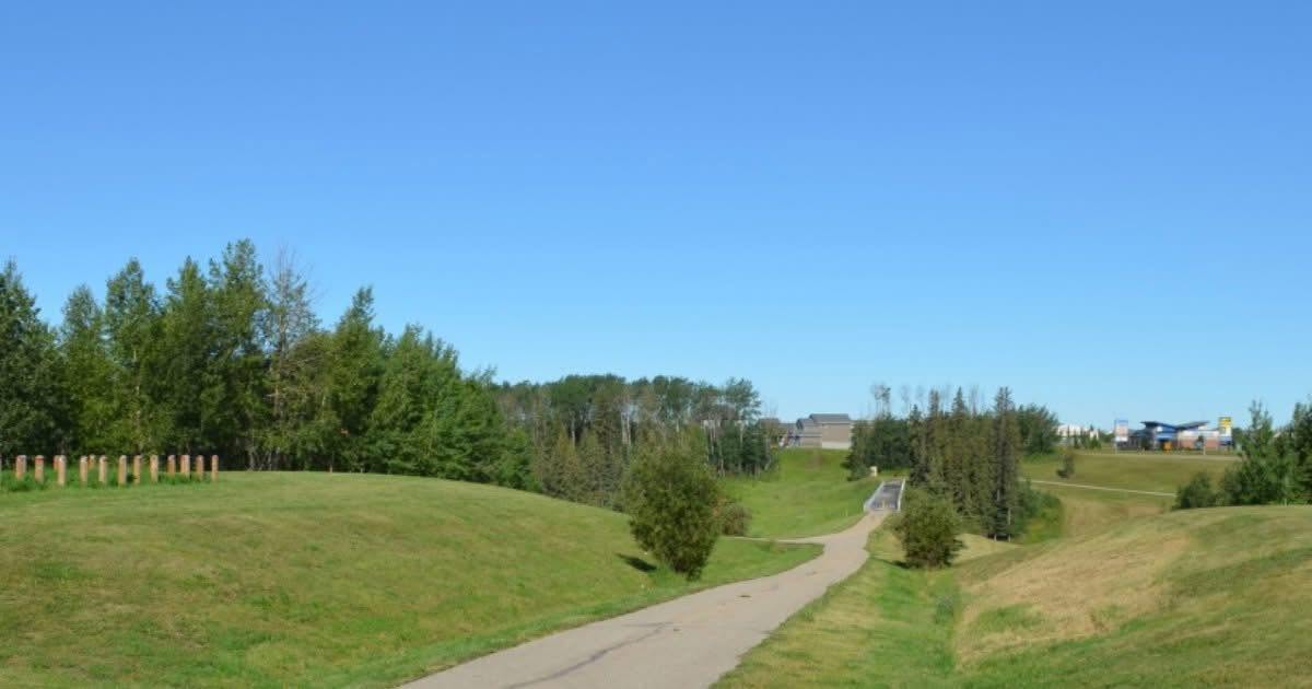 A trail in a Grande Prairie park