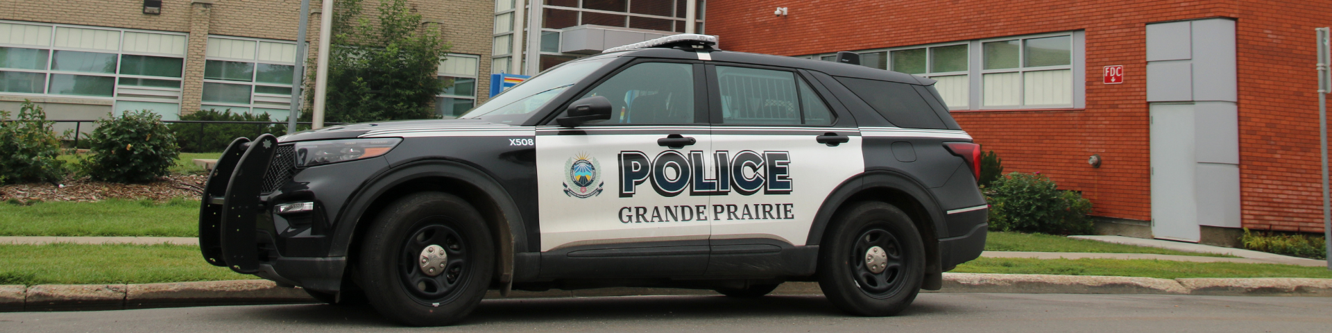 A GPPS cruiser in front of headquarters