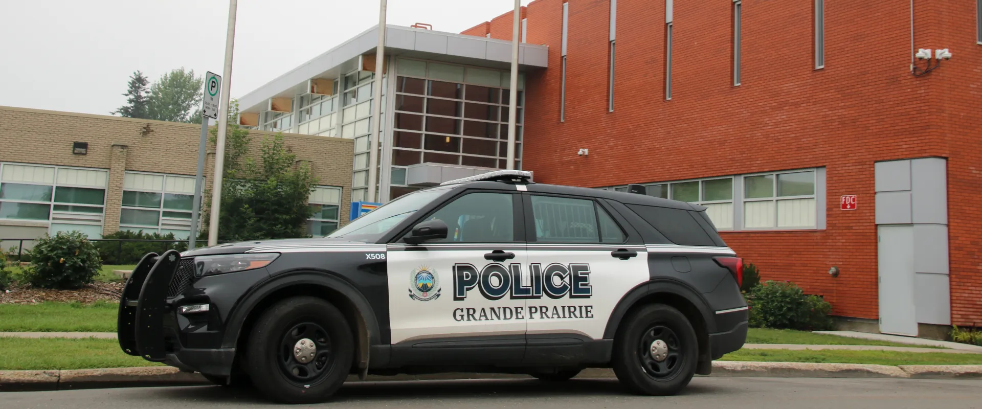 A GPPS vehicle in front of headquarters